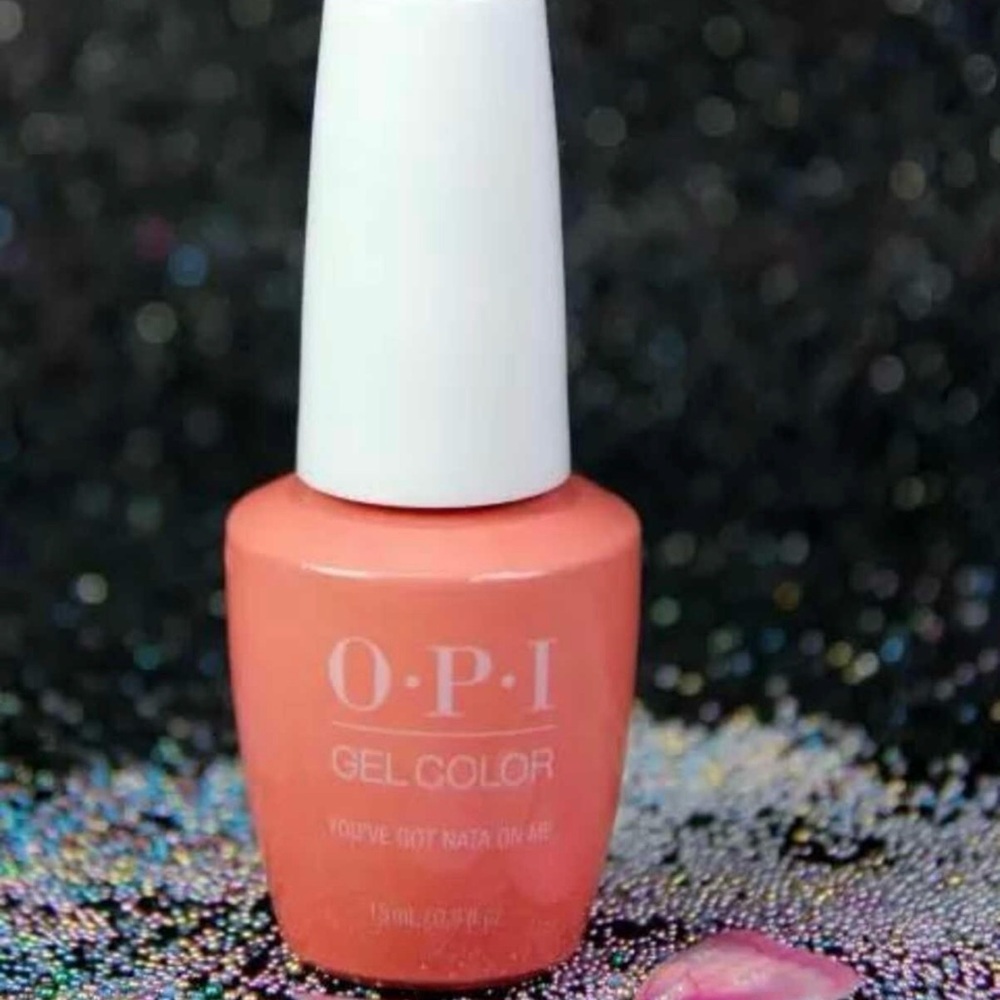 OPI Gel Color in Vibrant Coral.